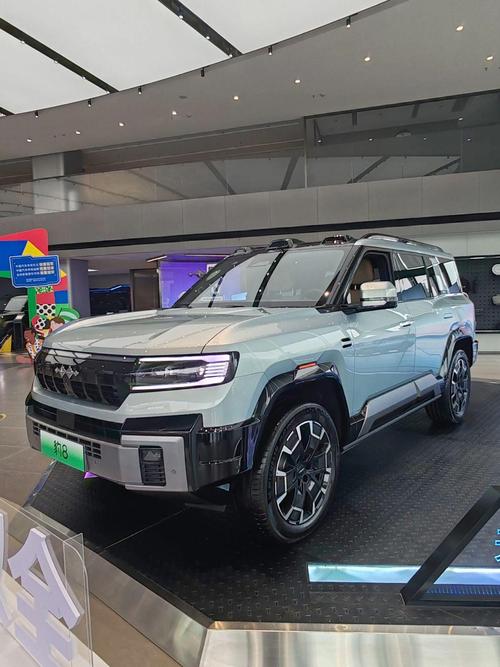 重庆25比亚迪方程豹硬派越野的爆款，英菲尼迪35周年与你共成长